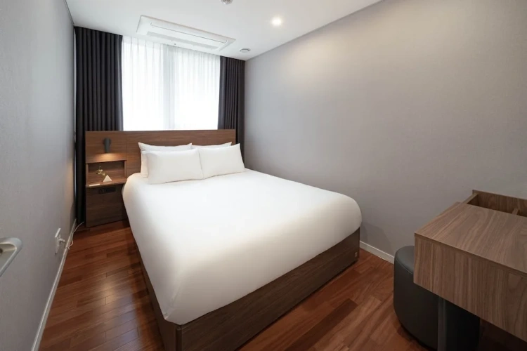 2 Bedrooms Standard Family room