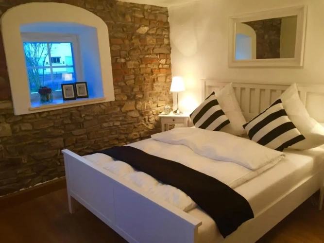 5 Bedrooms Cottage