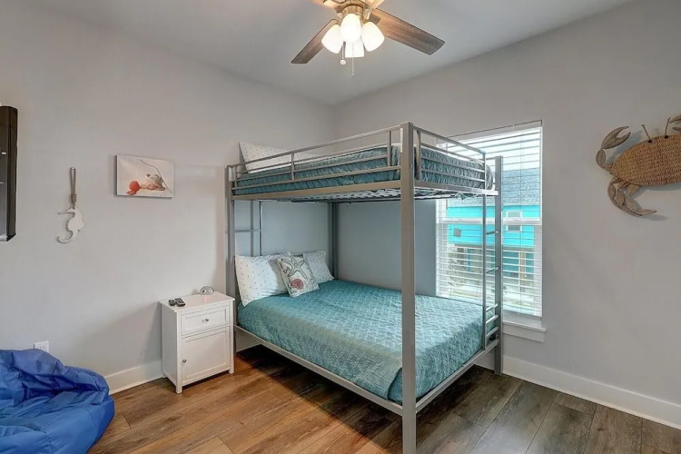 Copano Hooked 4 Bedroom Home by Redawning