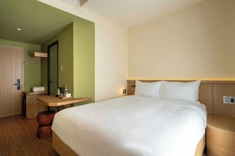 Deluxe Double room with balcony and with city view