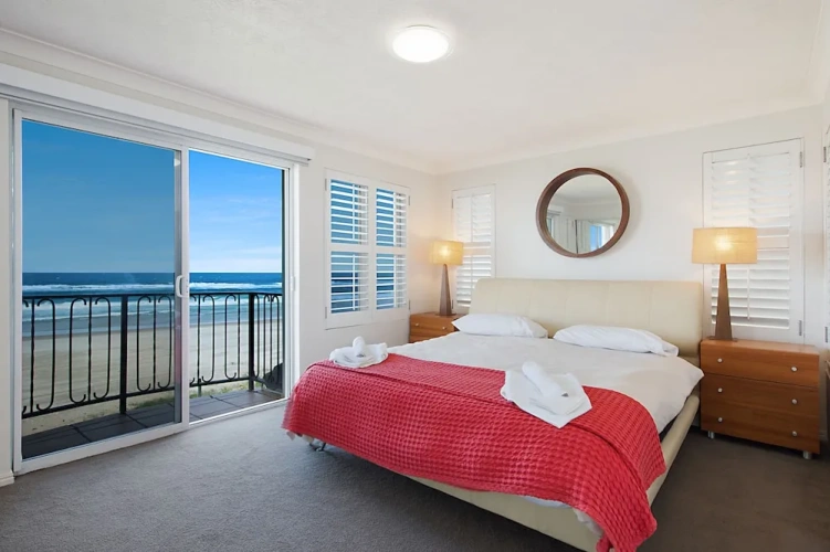 3 Bedrooms Family Apartment beachfront