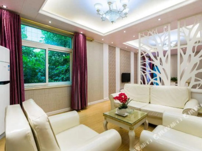 Gongbaofu Hotel