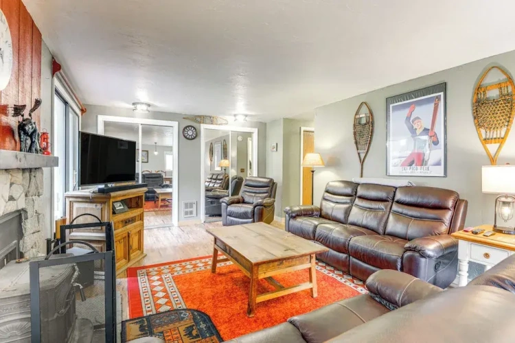 2 Bedrooms Apartment