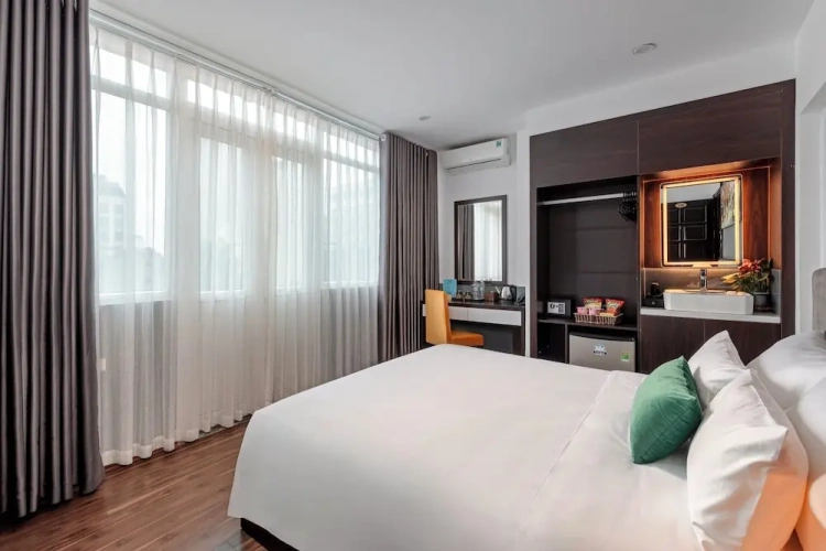 Deluxe Double room with balcony and with city view