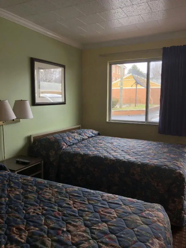 Downtown motel