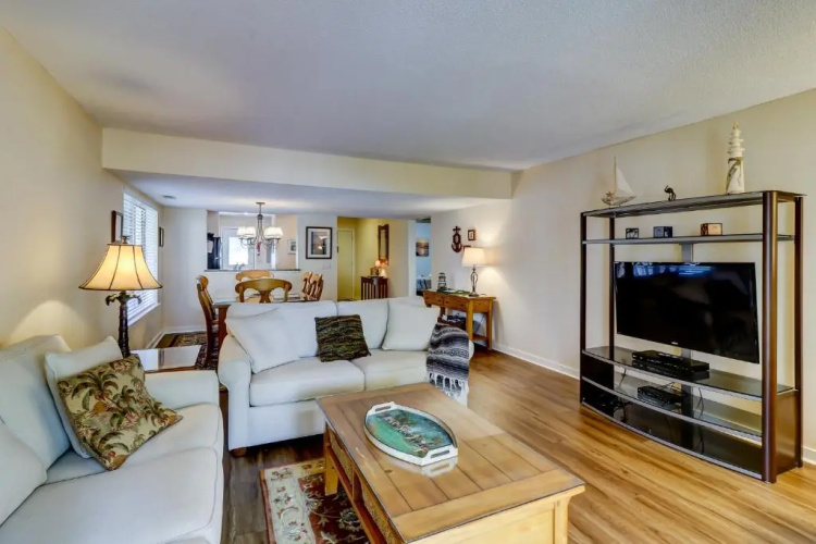 82 Courtside 2 BR Forest Beach Condo