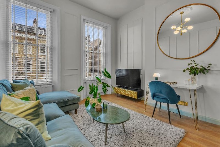Deluxe Apartment