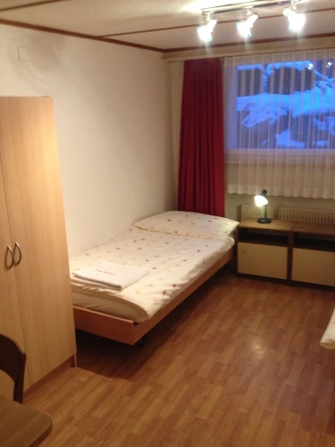 1 Bedroom Economy Single room with mountain view