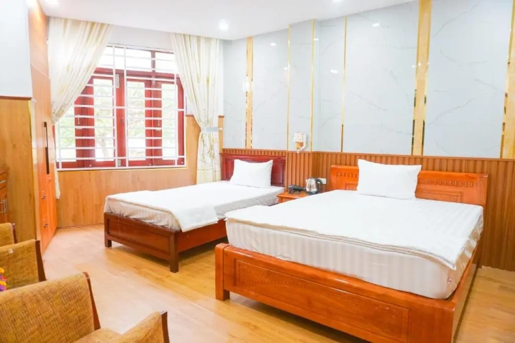 Standard Triple room with city view