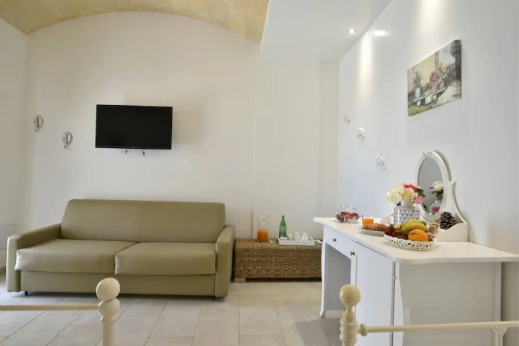 1 Bedroom Deluxe Quadruple room with pool view