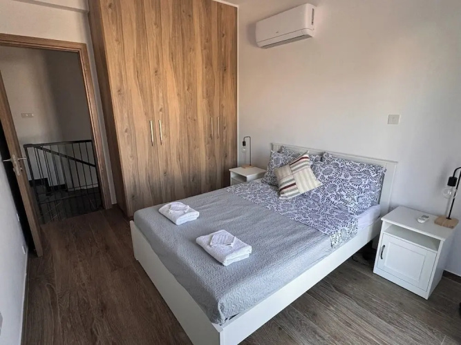 Villa - Sleeps 6 - Near Local Attractions