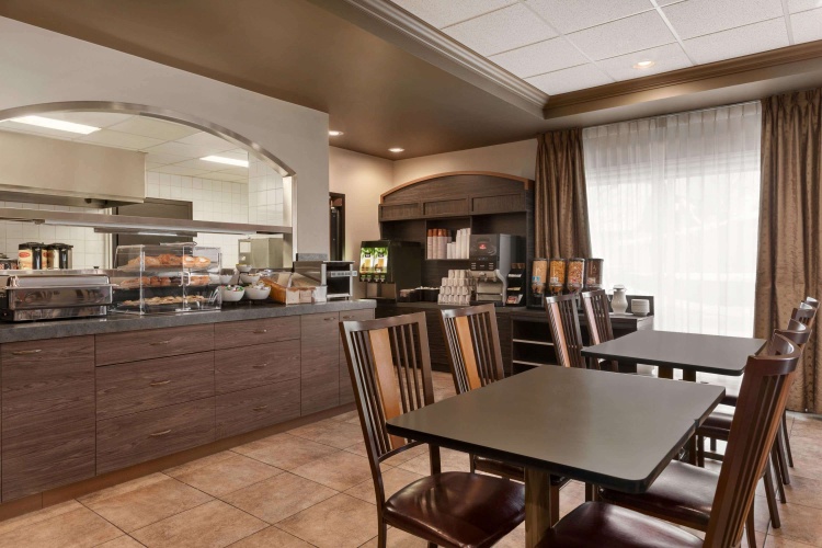 Days Inn by Wyndham Levis photo 16