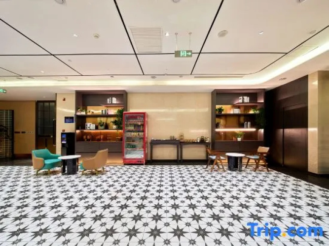Wuduo Lanyue Hotel (Baoding Military Academy Square Hebei University Store)