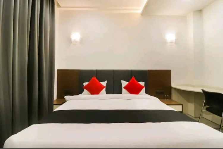Hotel Nikhil Regency