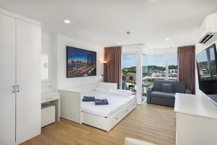 Studio in Ozone Condo in Kata A702