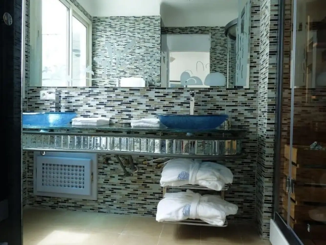 Deluxe Suite with balcony