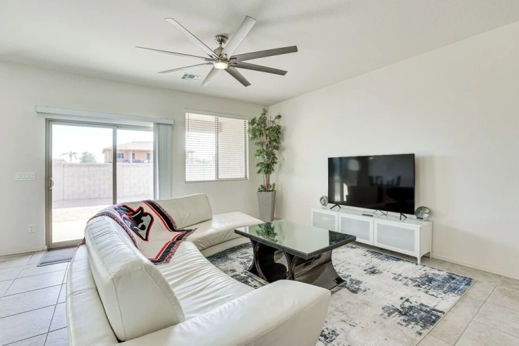 4 Bedrooms Cottage