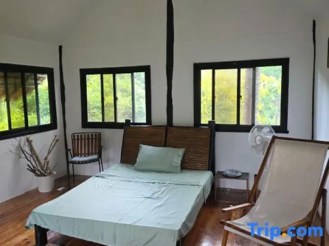Standard Sextuple Family room with mountain view