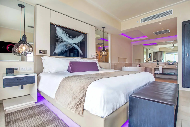 1 Bedroom Luxury Double Club Suite