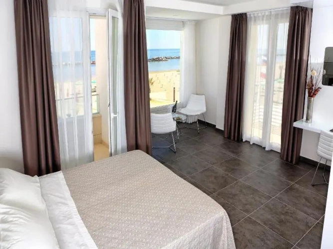 Deluxe Double room with balcony and with sea view
