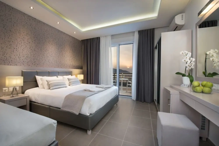 Superior Double room with balcony and with sea view