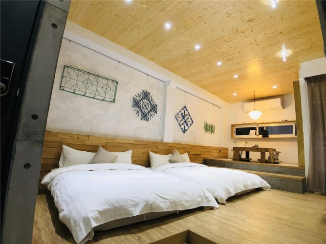 Deluxe Family Suite