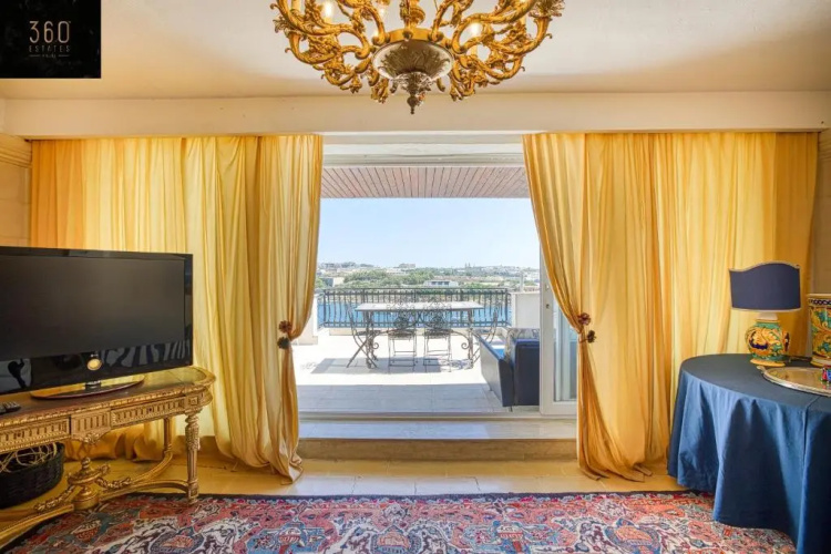Beautiful, Seafront high end APT in PRIME Location by 360 Estates
