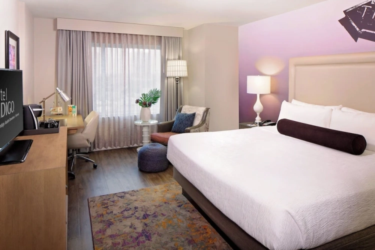 Standard Double room with city view