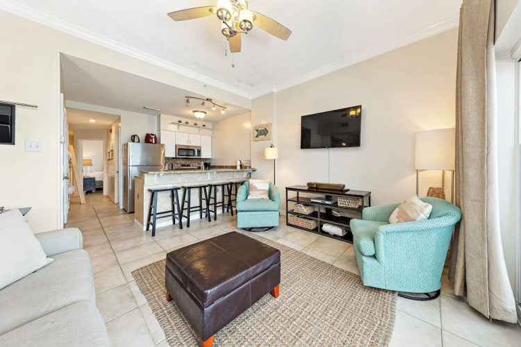 Royal Palms 1303