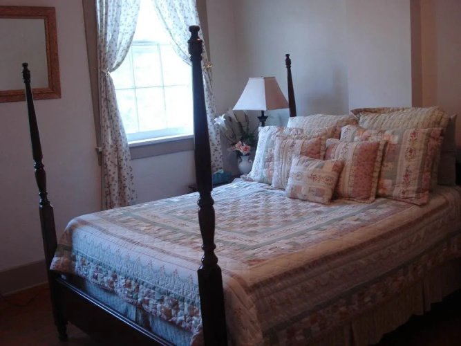 Old Castillo Bed and Breakfast