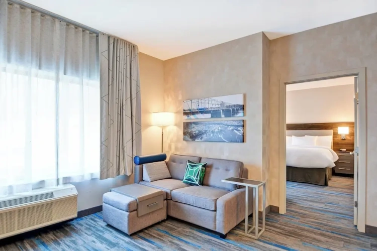 1 Bedroom Suite