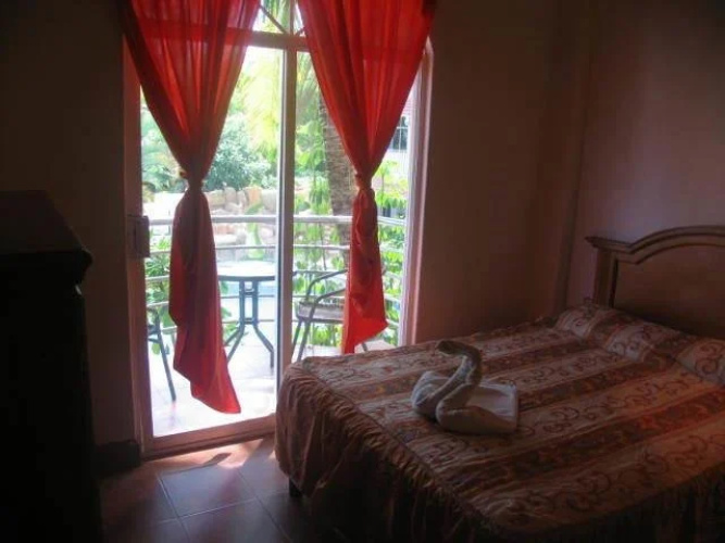 Hotel y Suites Bugambilias
