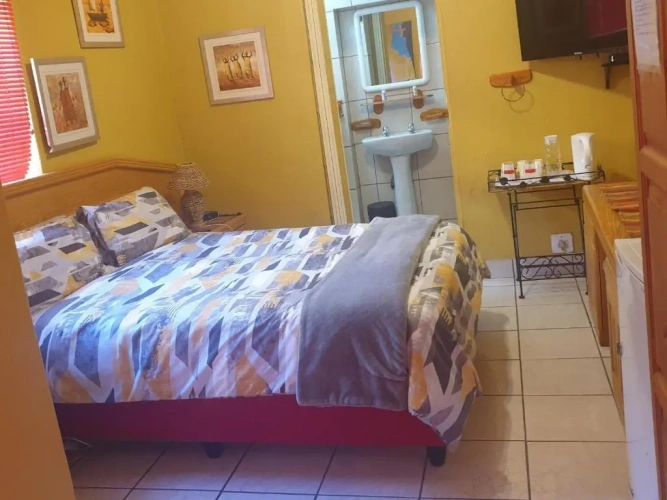 Standard Triple room