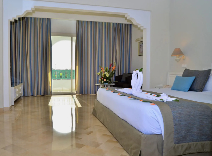 Royal Garden Palace (Families and Couples)