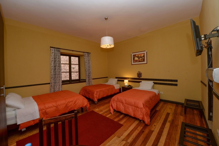 Yabar Hotel Plaza