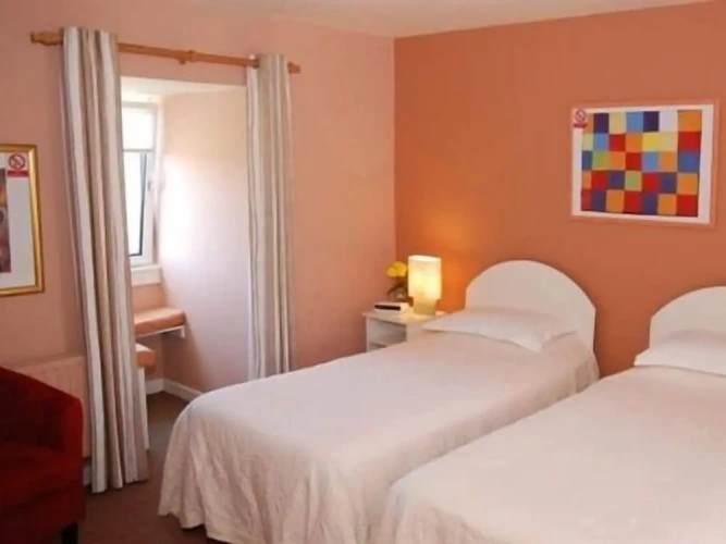 Standard Twin room with sea view