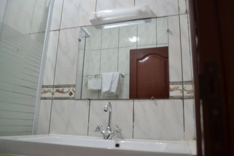 Le Best Hotel