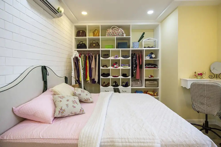 1BR Victorian Apartment River View D7