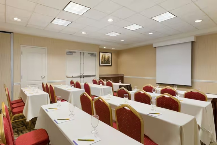 Hilton Garden Inn Shelton photo 20