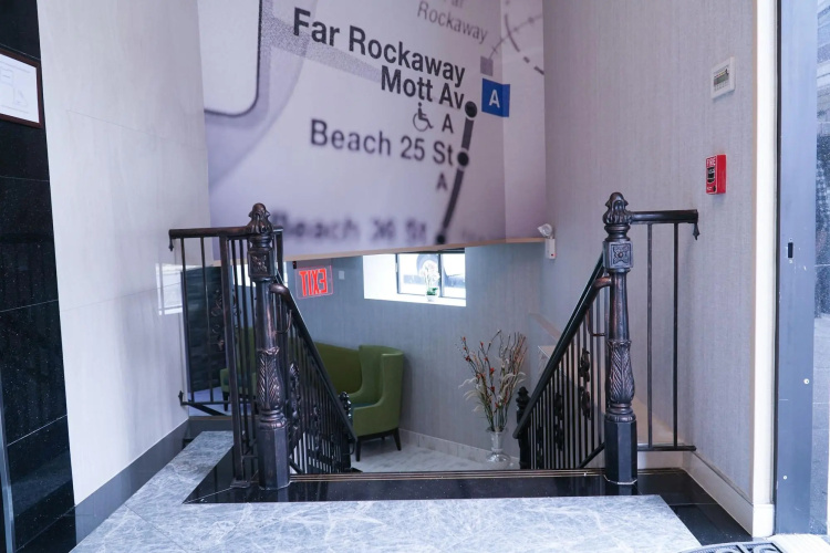 Hotel Mint Jfk Airport photo 12