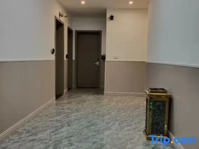 Wanzai Huadu Business Hotel