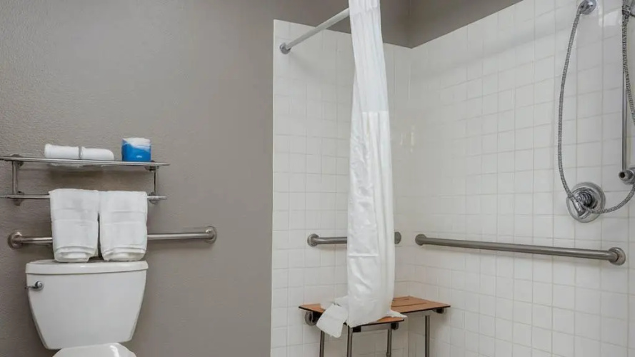 Motel 6 San Diego Downtown photo 23