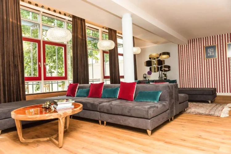 2 Bedrooms Apartment