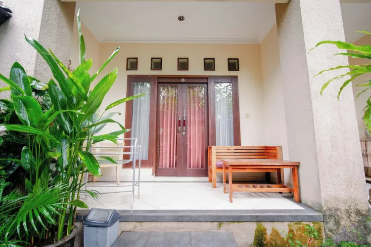 Shana Homestay by EPS