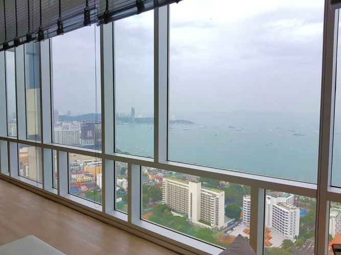1BR Centric Sea 115 With Infinity Pool