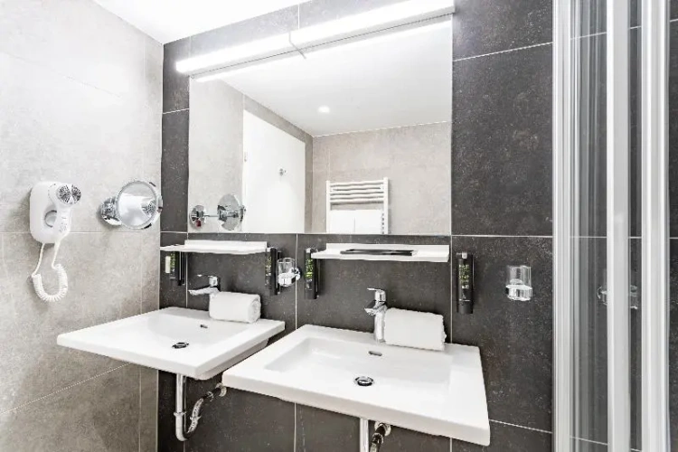 3 Bedrooms Quadruple Suite