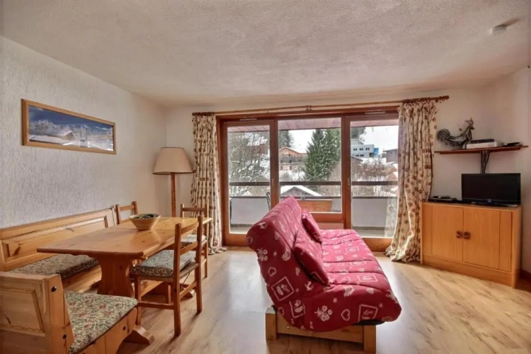 3 Bedrooms Apartment