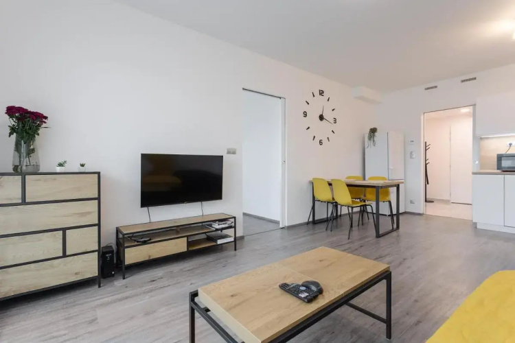 Yellow apartment with PARKING