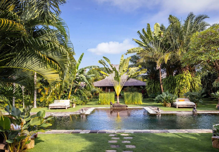 Villa ZelieOver view