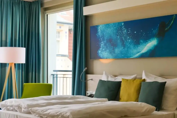 Standard Double room with balcony and with partial sea view
